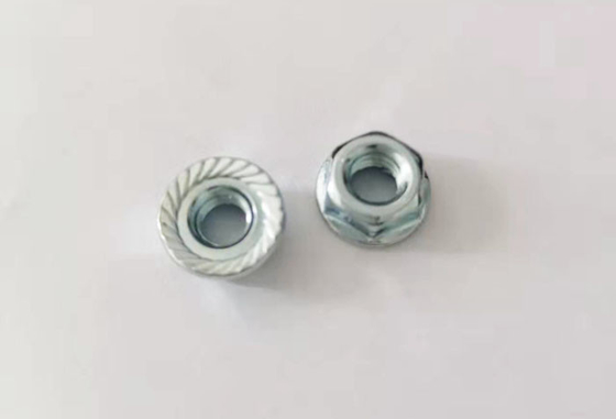 comprar Galvanizou o aço carbono para encantar a categoria serrilhada DIN6923 das porcas 4,8 da flange online manufacture