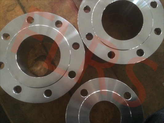 ASME B16.5 forjou o deslizamento de aço inoxidável no revestimento liso levantado flange da cara